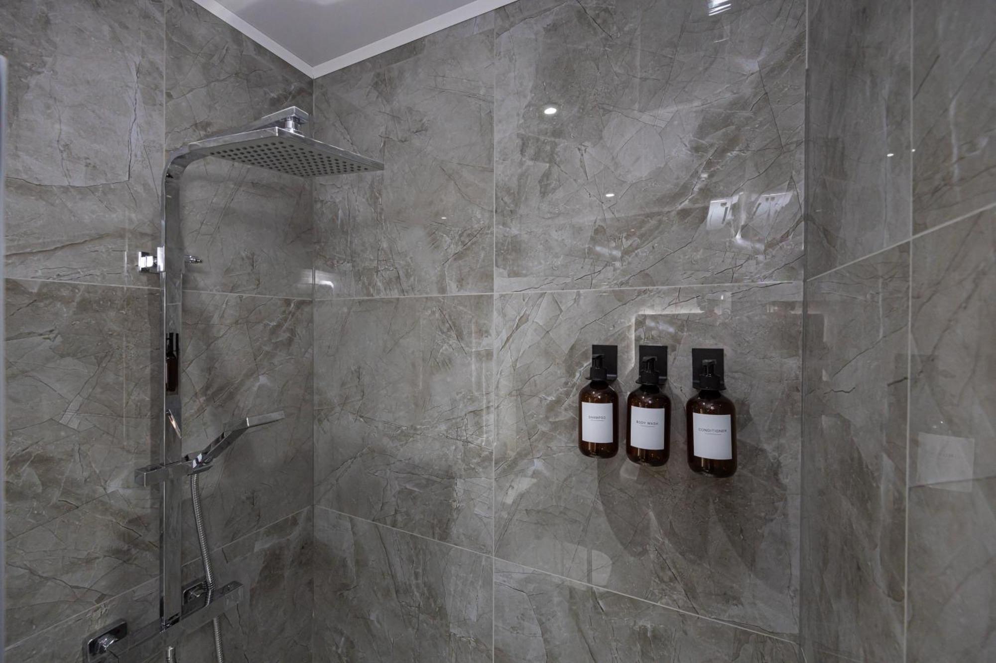 The Kent- Luxury Rooms مانشستر المظهر الخارجي الصورة